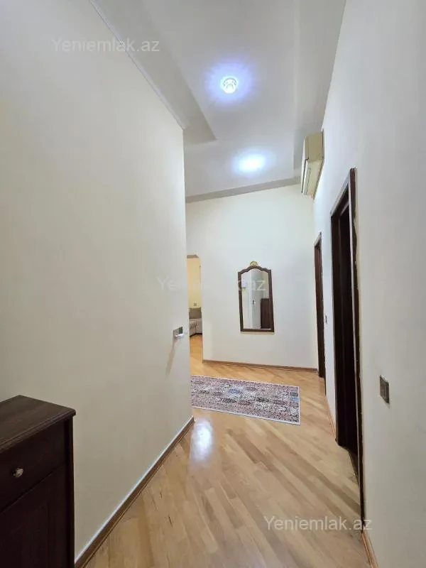 Satılır 6 otaqlı həyət evi 230 m²