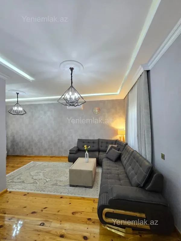 Satılır 6 otaqlı həyət evi 230 m²