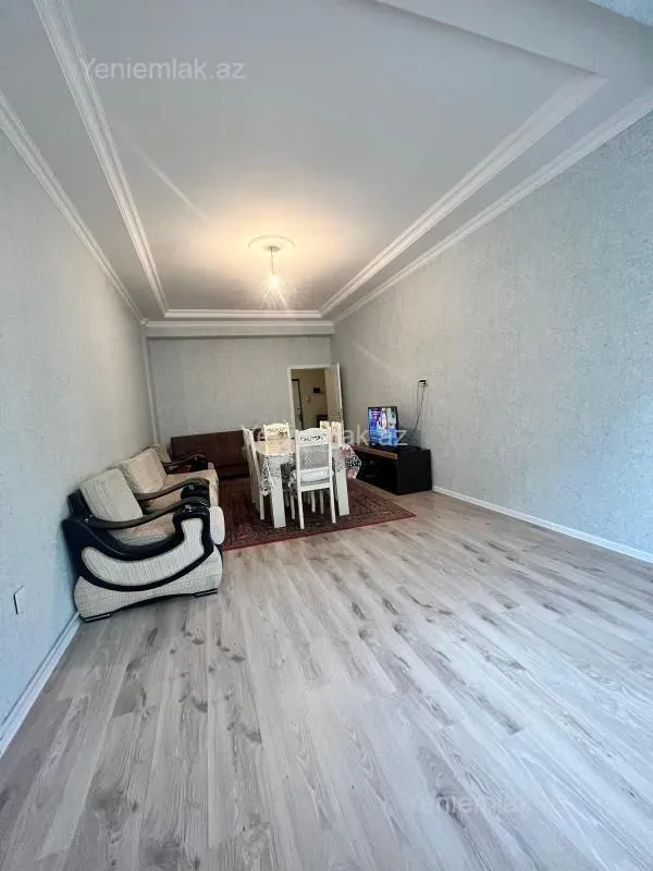 Satılır 2 otaqlı yeni tikili 76 m²
