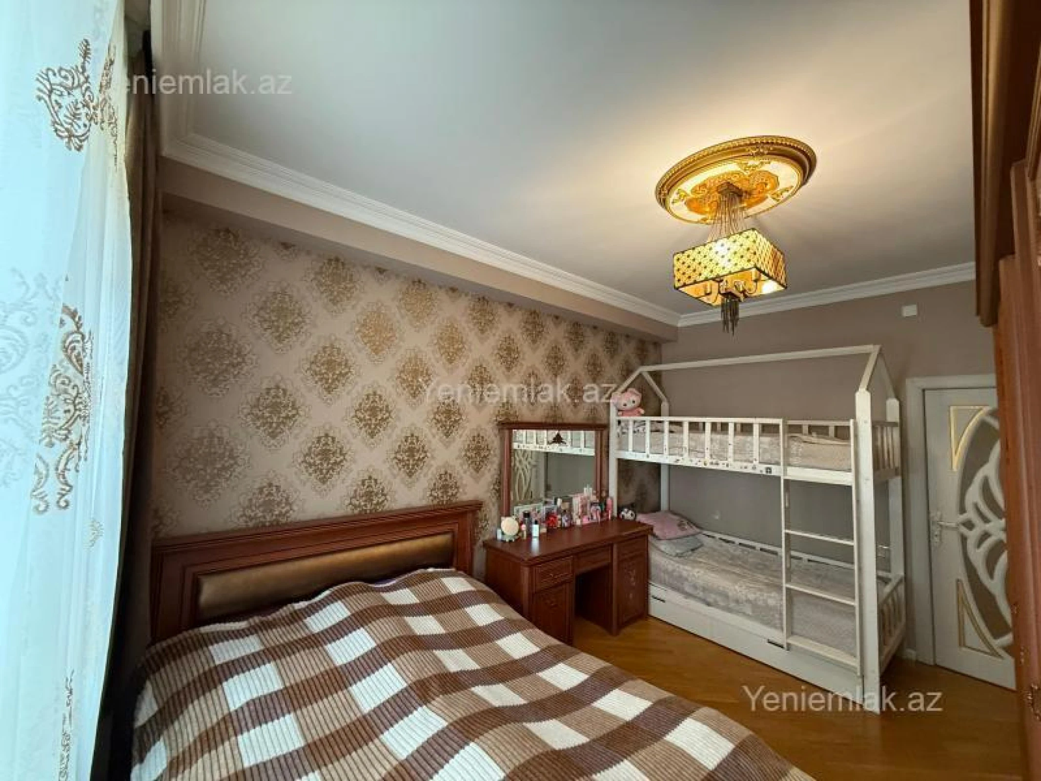 Satılır 4 otaqlı yeni tikili 135 m²