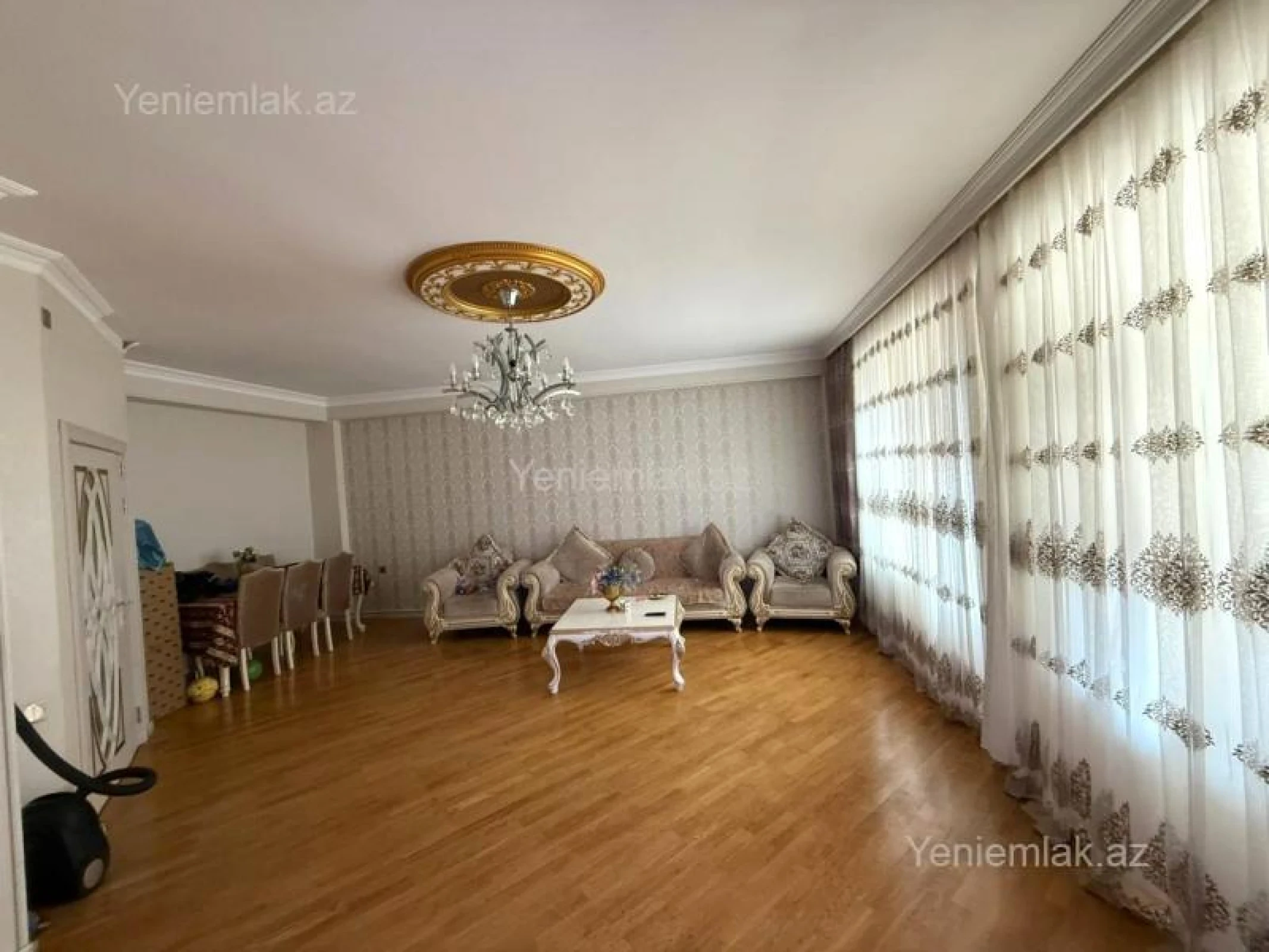 Satılır 4 otaqlı yeni tikili 135 m²