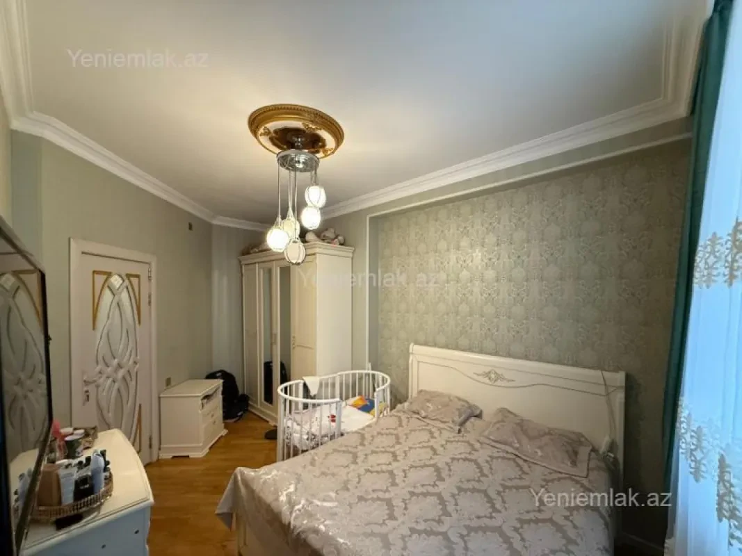 Satılır 4 otaqlı yeni tikili 135 m²