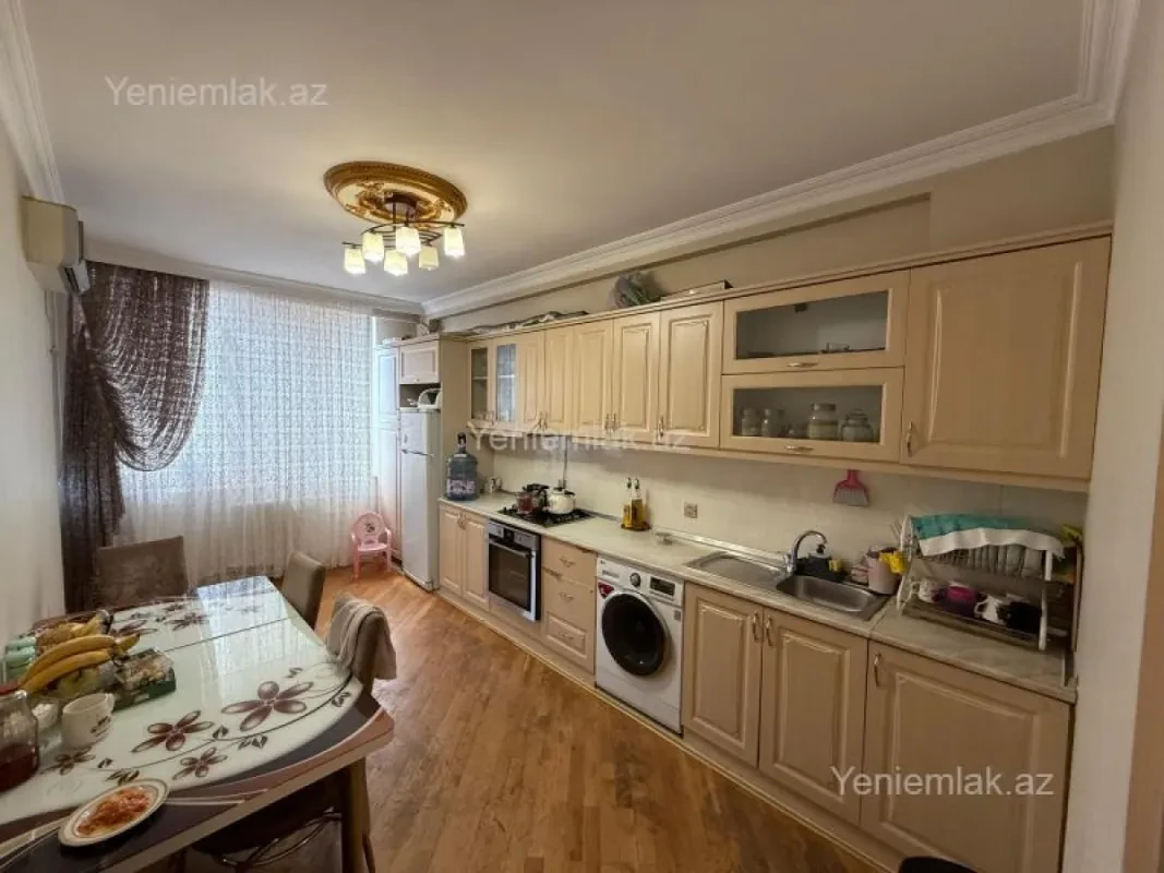 Satılır 4 otaqlı yeni tikili 135 m²