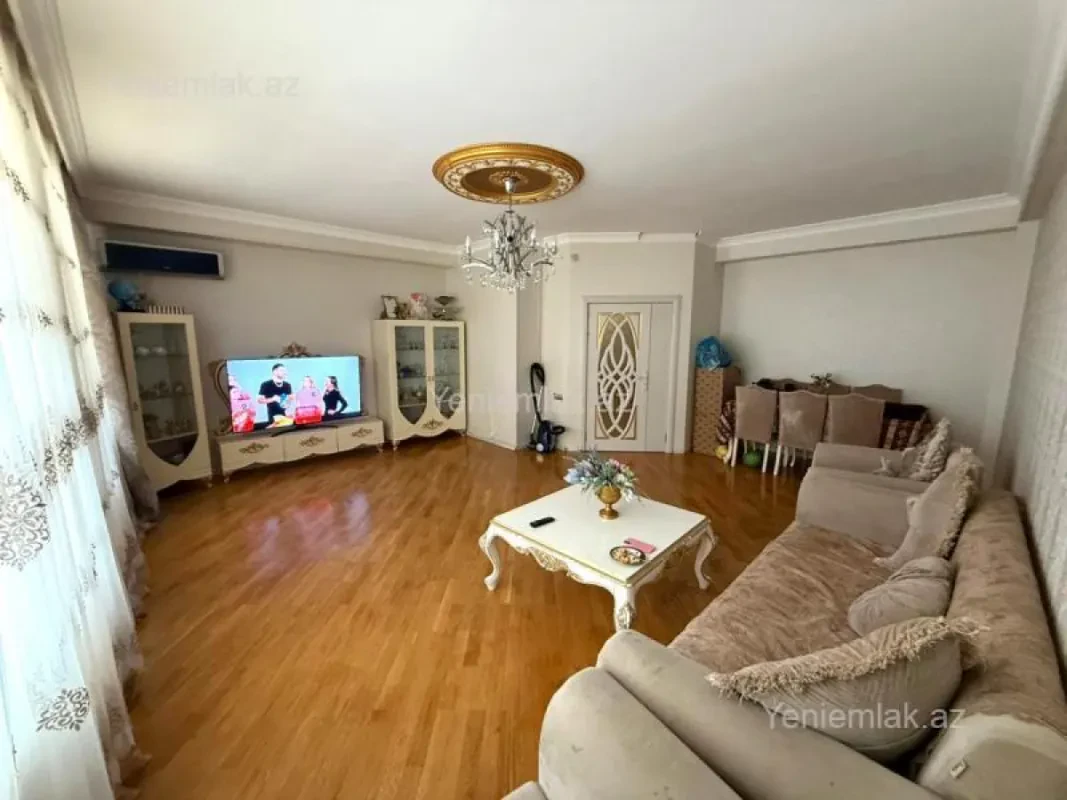 Satılır 4 otaqlı yeni tikili 135 m²