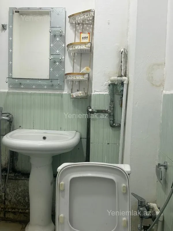 Satılır 2 otaqlı köhnə tikili 55 m²