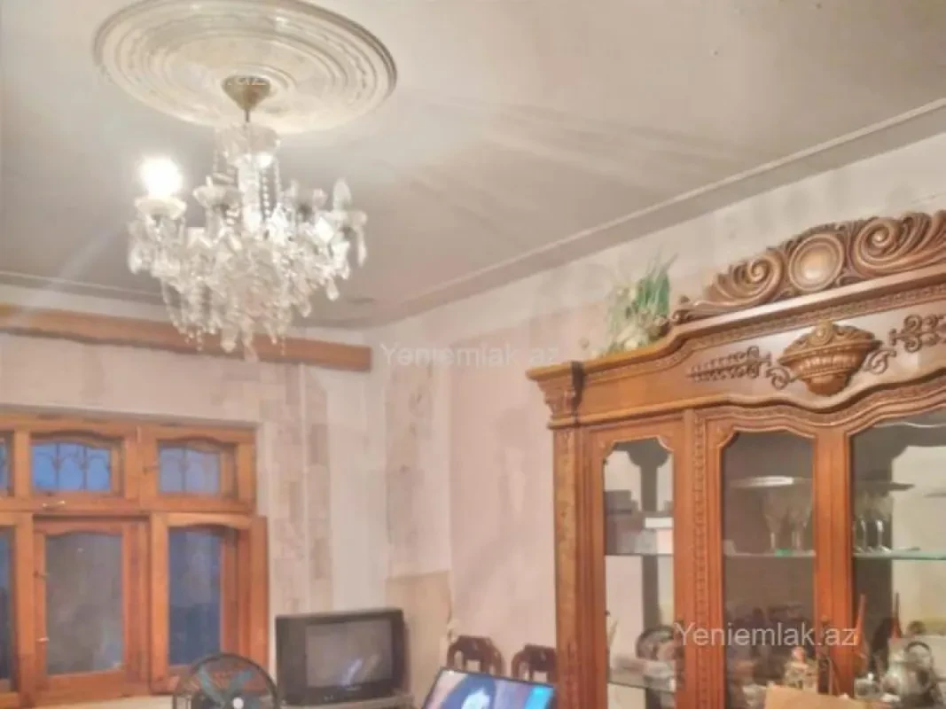 Satılır 2 otaqlı köhnə tikili 65 m²