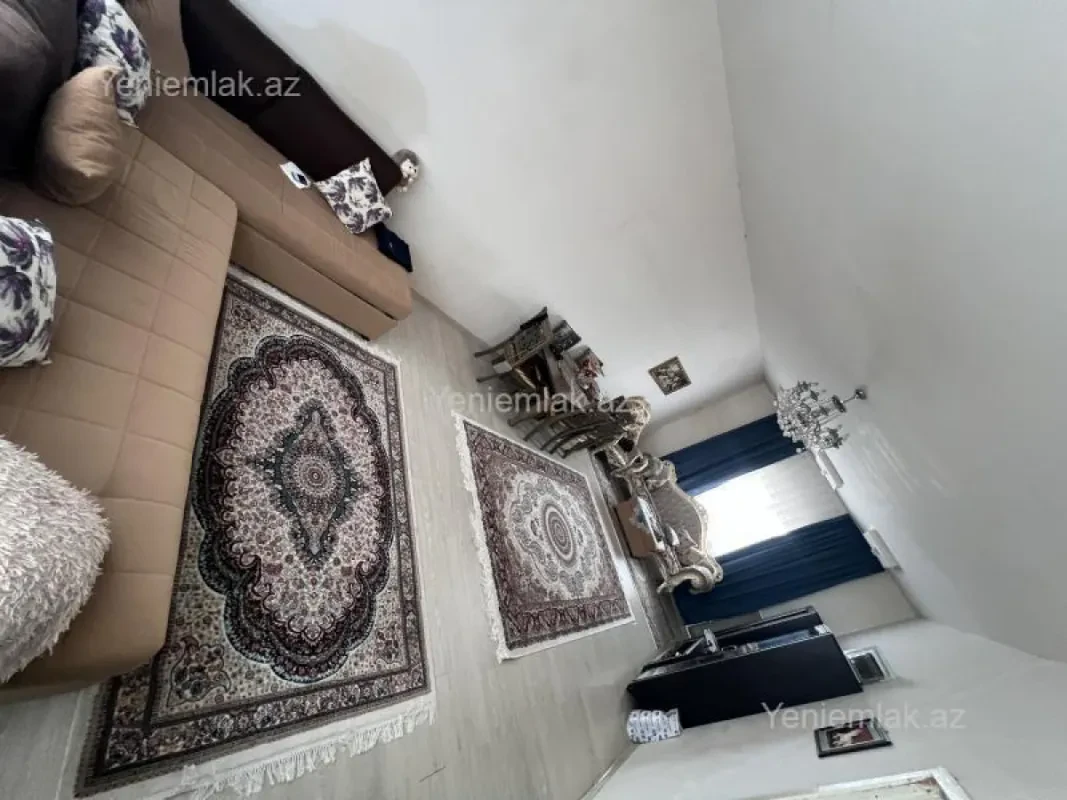 Satılır 7 otaqlı həyət evi 350 m²