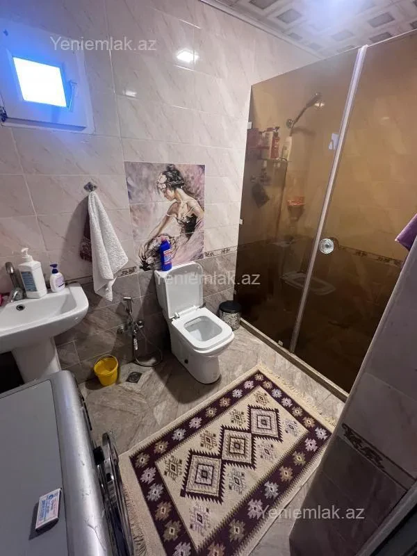 Satılır 7 otaqlı həyət evi 350 m²
