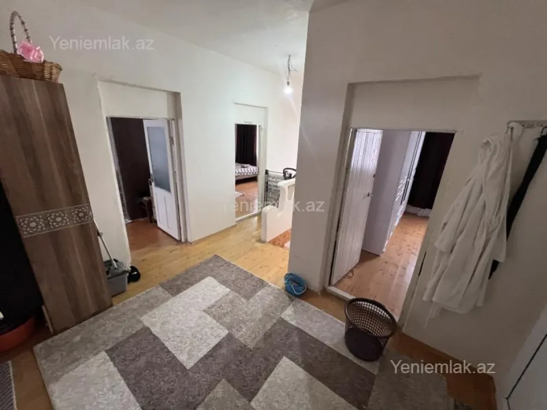 Satılır 7 otaqlı həyət evi 350 m²
