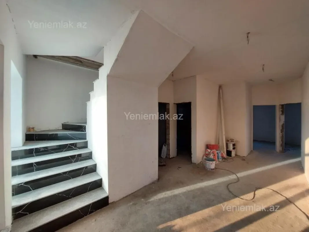 Satılır 5 otaqlı həyət evi 162 m²