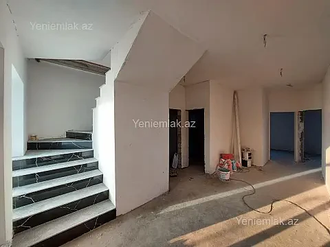 Satılır 5 otaqlı həyət evi 162 m²