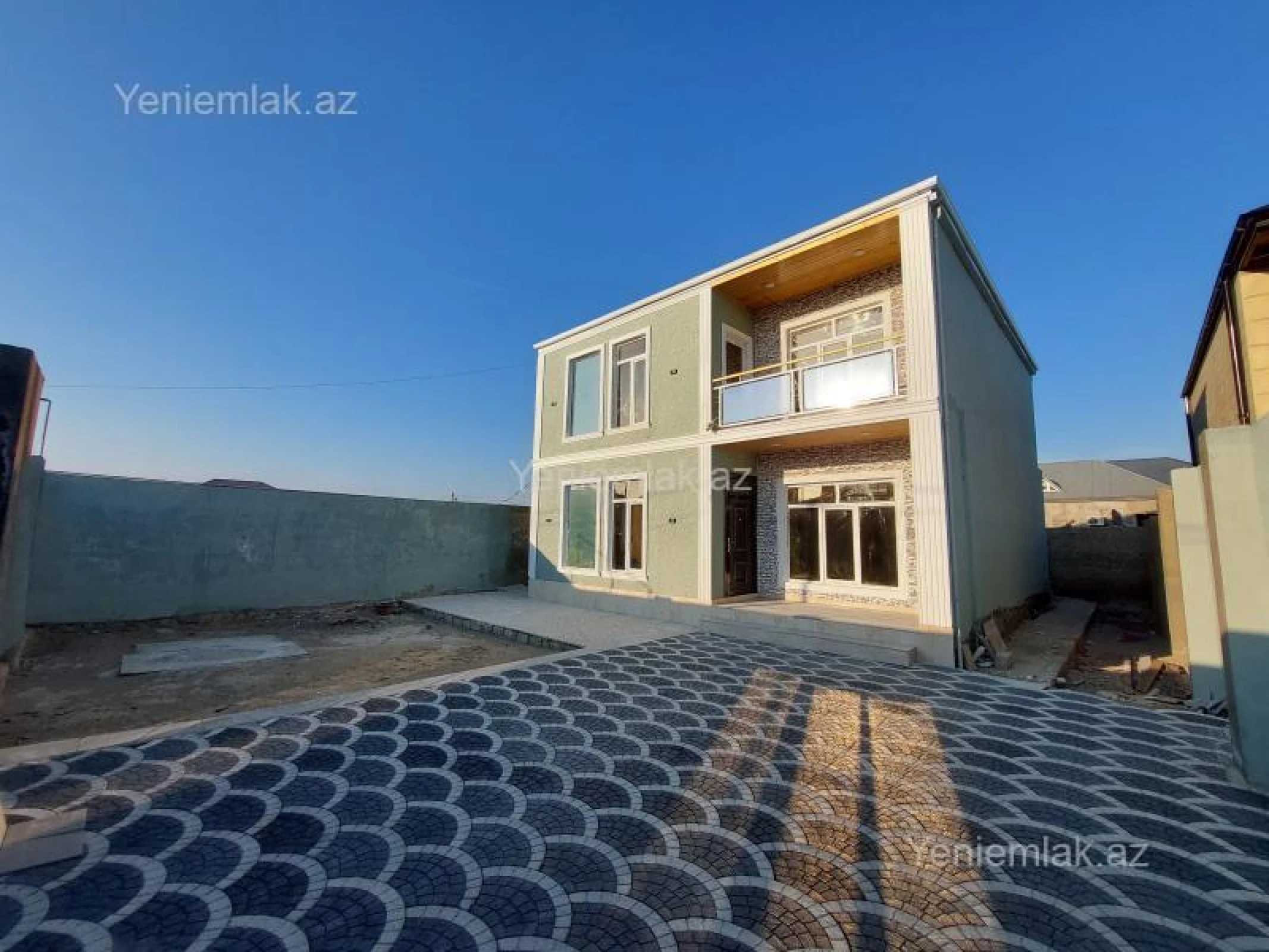 Satılır 5 otaqlı həyət evi 162 m²