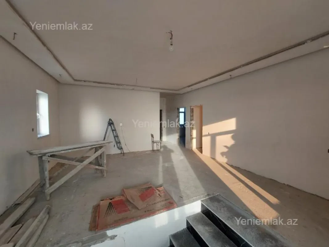 Satılır 5 otaqlı həyət evi 162 m²