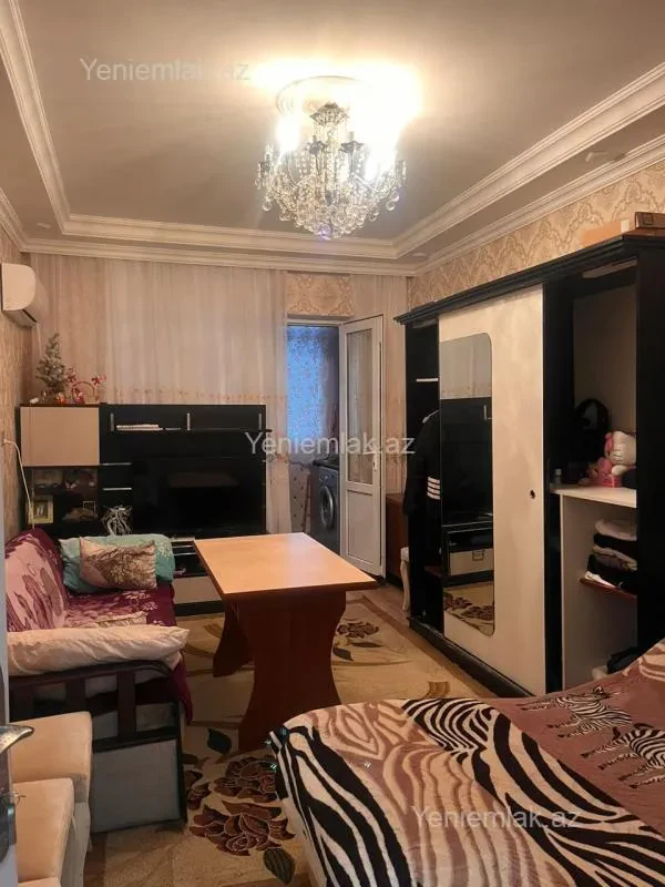 Satılır 1 otaqlı köhnə tikili 27 m²