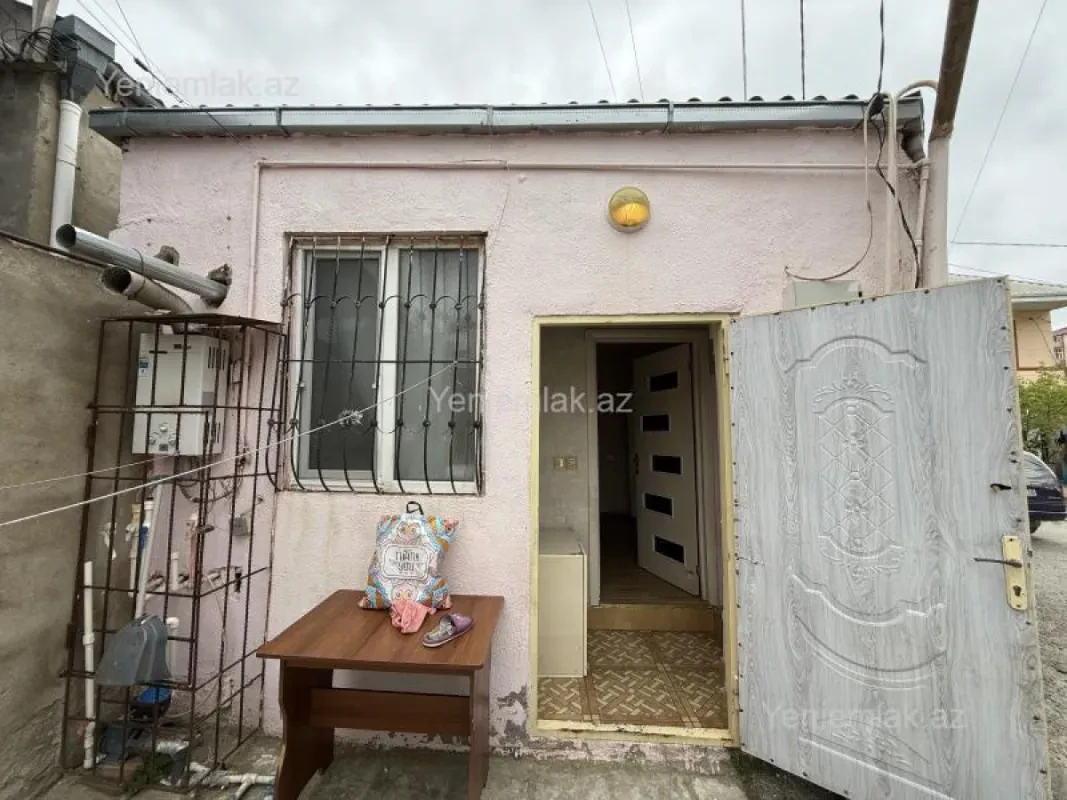Satılır 1 otaqlı həyət evi 35 m²