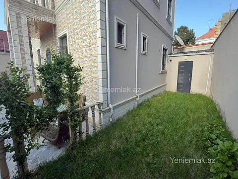 Satılır 5 otaqlı həyət evi 220 m²