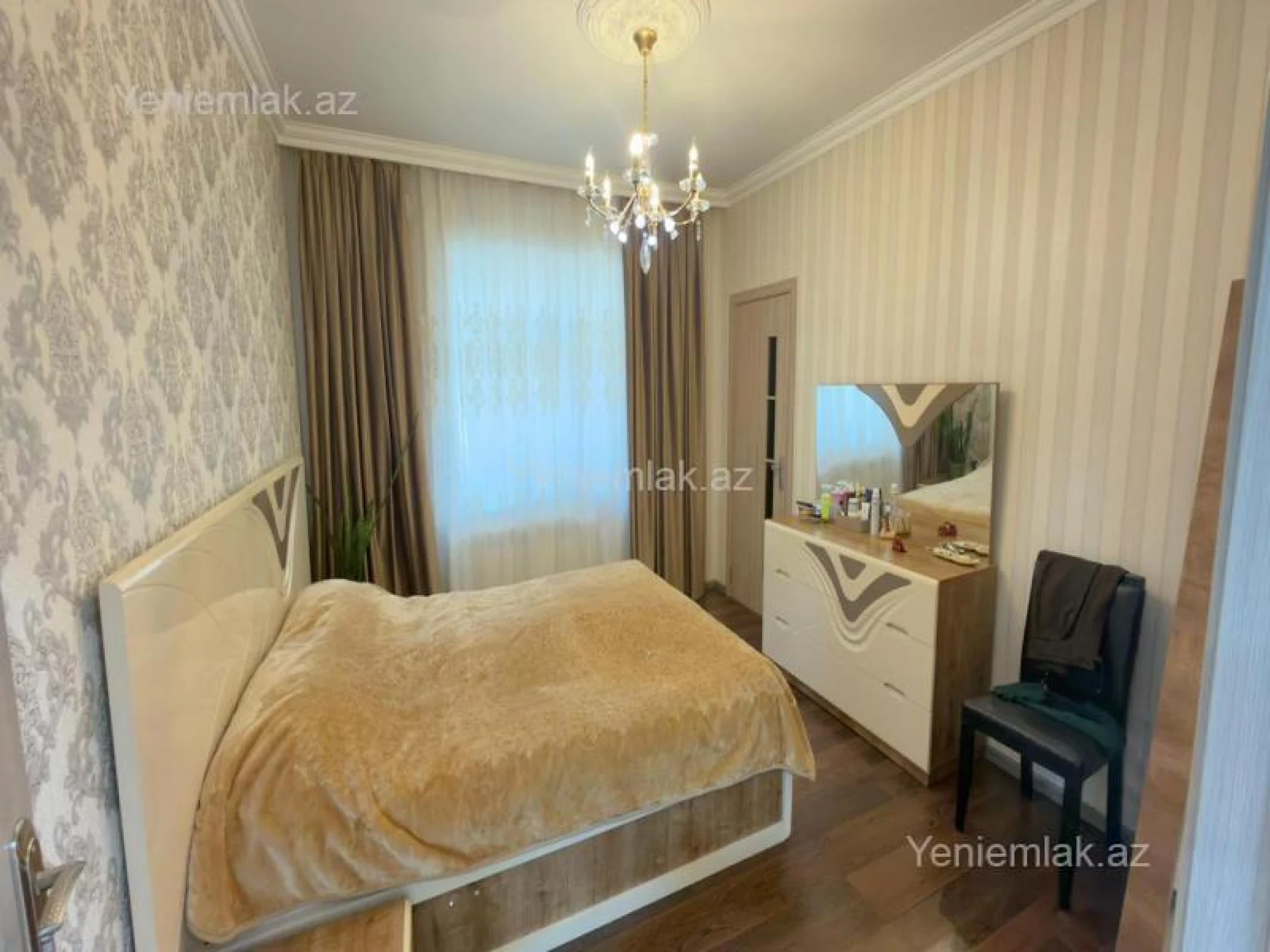 Satılır 5 otaqlı həyət evi 220 m²