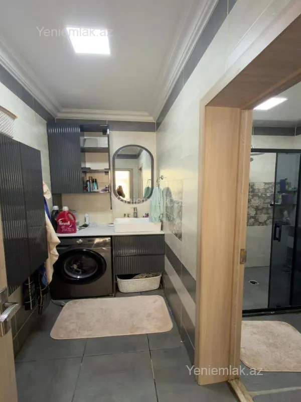 Satılır 5 otaqlı həyət evi 220 m²