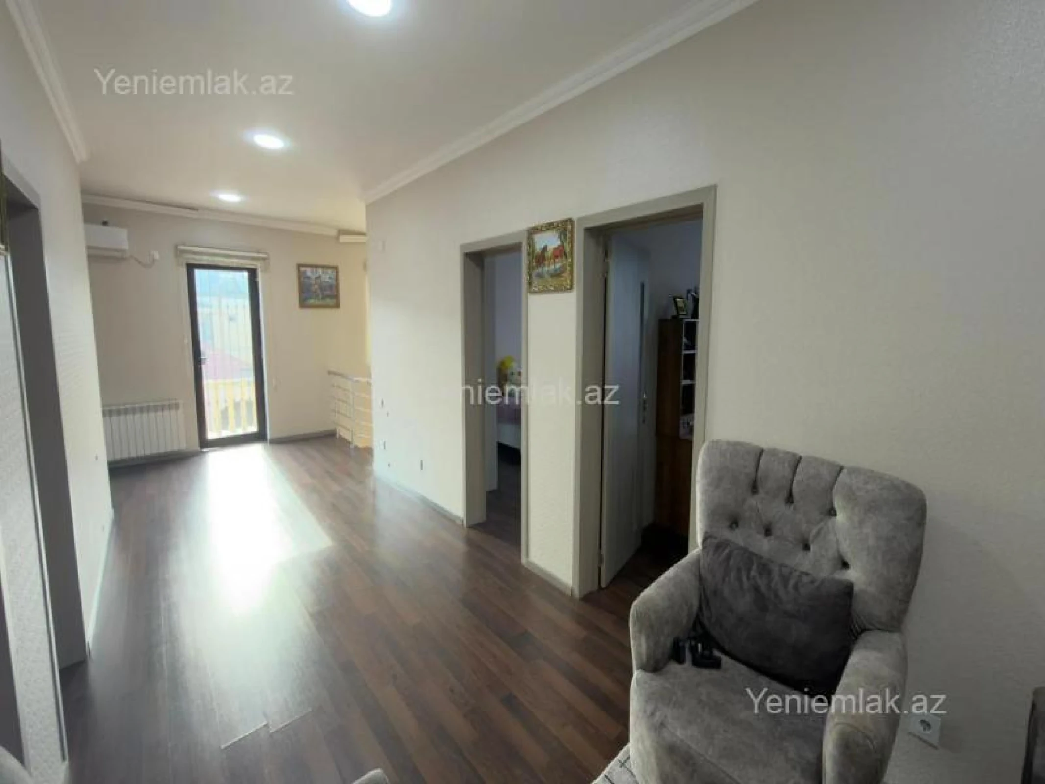 Satılır 5 otaqlı həyət evi 220 m²