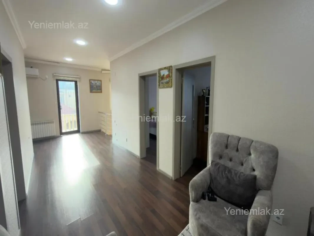 Satılır 5 otaqlı həyət evi 220 m²