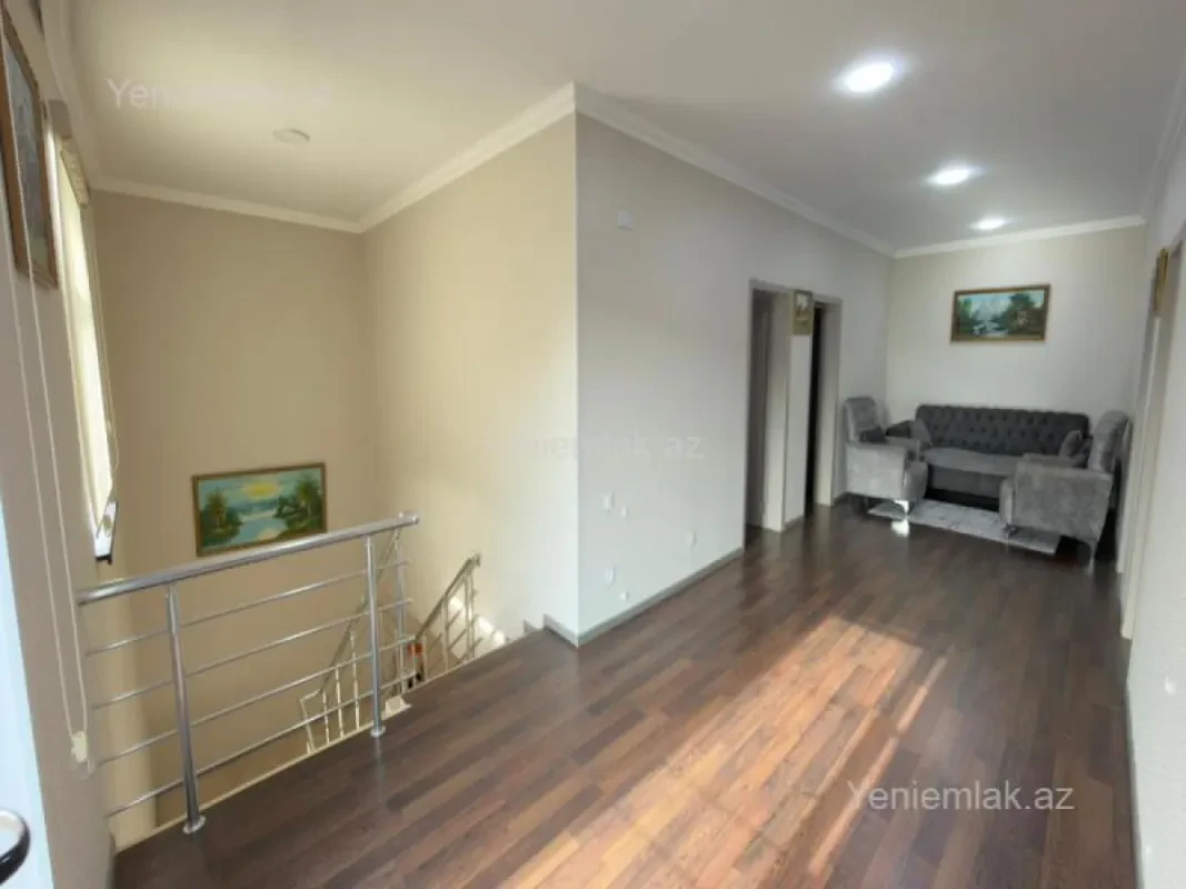 Satılır 5 otaqlı həyət evi 220 m²