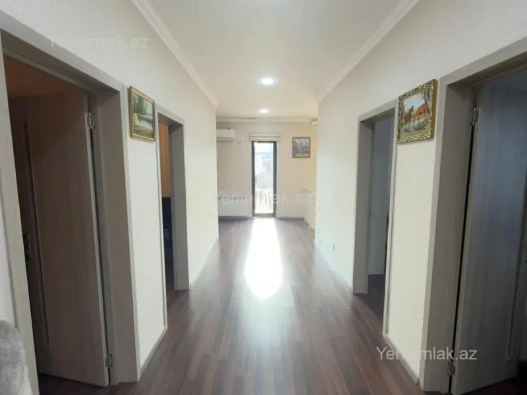 Satılır 5 otaqlı həyət evi 220 m²