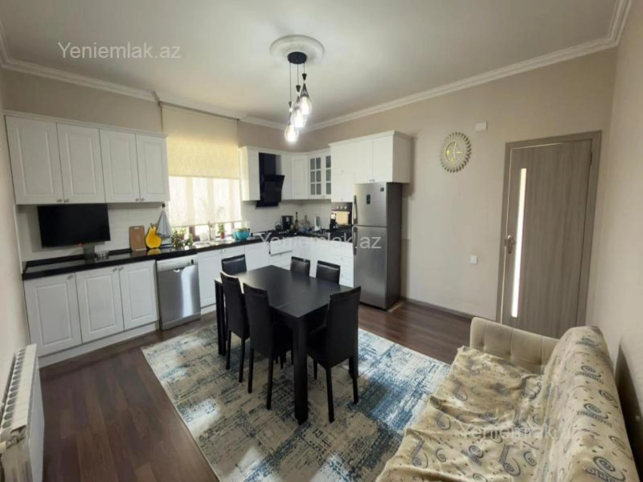 Satılır 5 otaqlı həyət evi 220 m²
