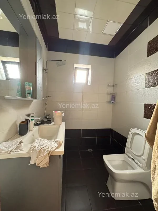 Satılır 5 otaqlı həyət evi 220 m²