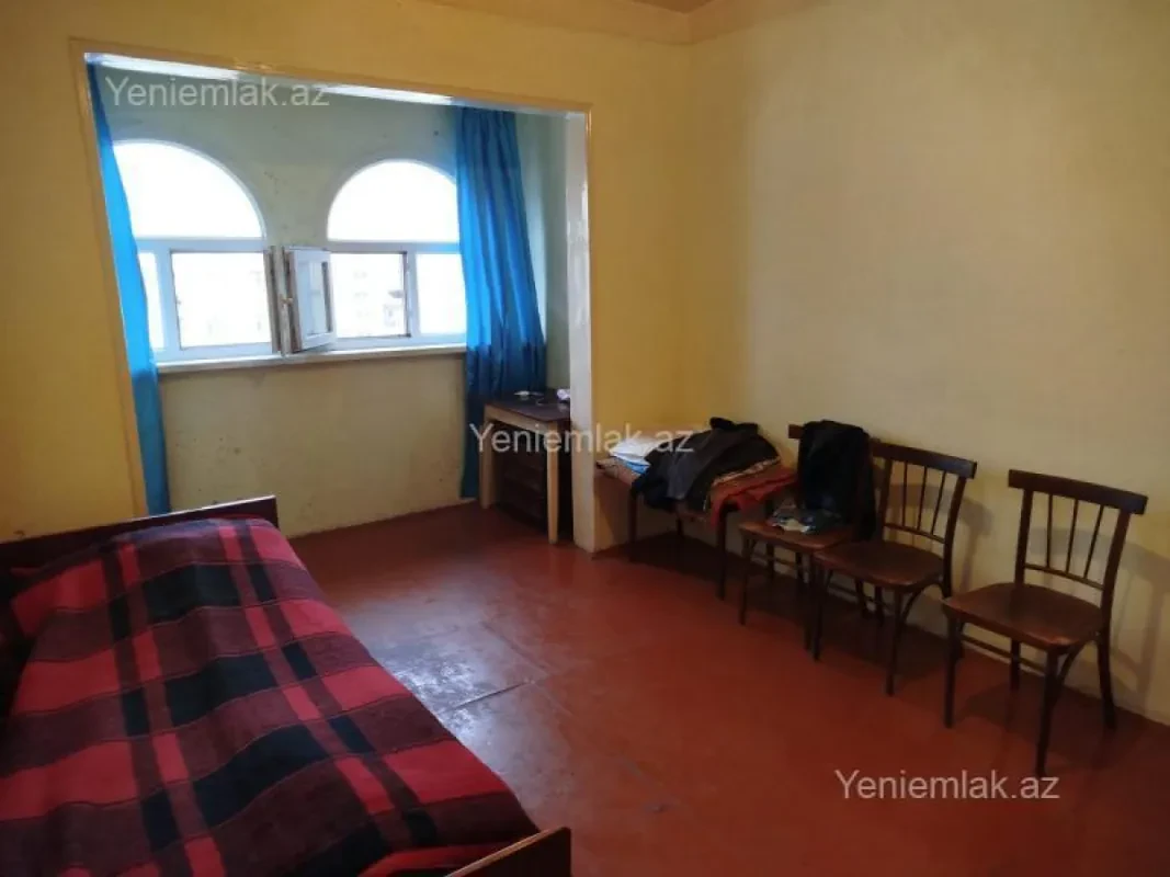 Satılır 5 otaqlı köhnə tikili 110 m²