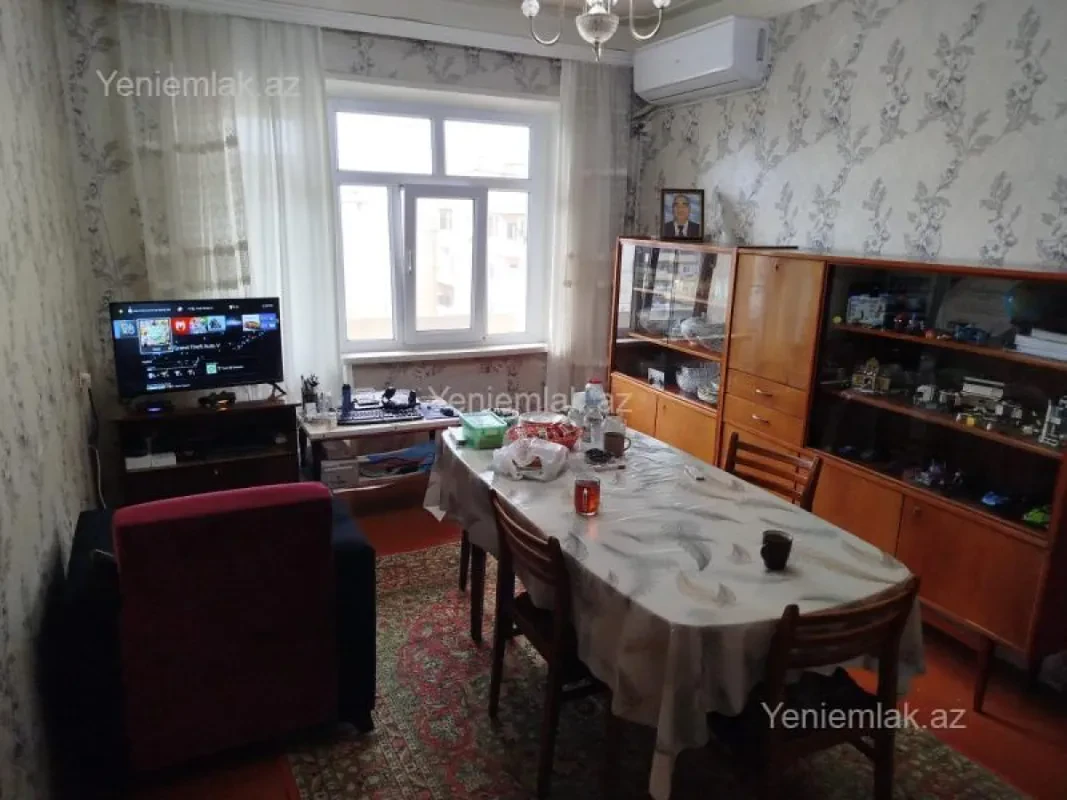Satılır 5 otaqlı köhnə tikili 110 m²