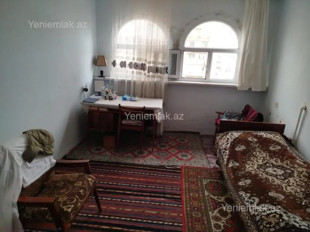 Satılır 5 otaqlı köhnə tikili 110 m²