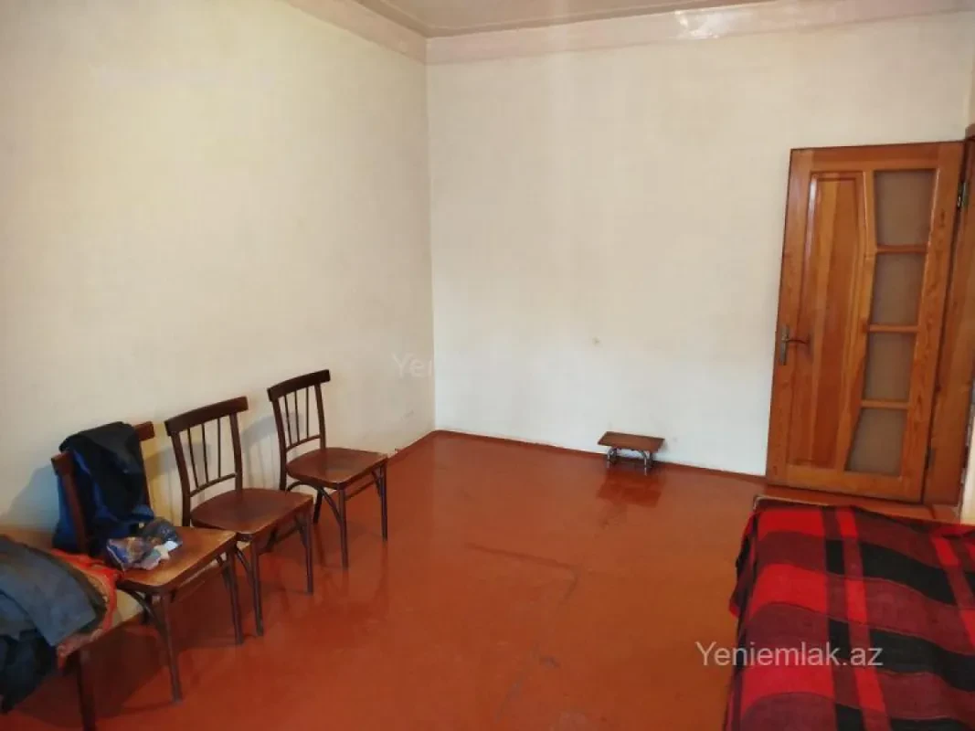Satılır 5 otaqlı köhnə tikili 110 m²