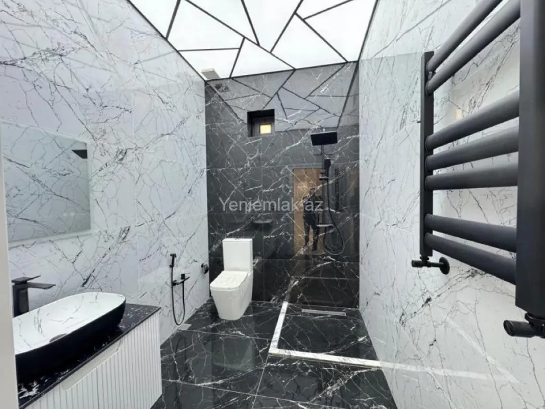Satılır 3 otaqlı həyət evi 140 m²