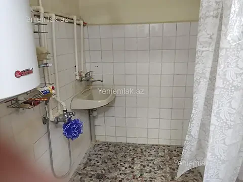 Satılır 5 otaqlı həyət evi 200 m²