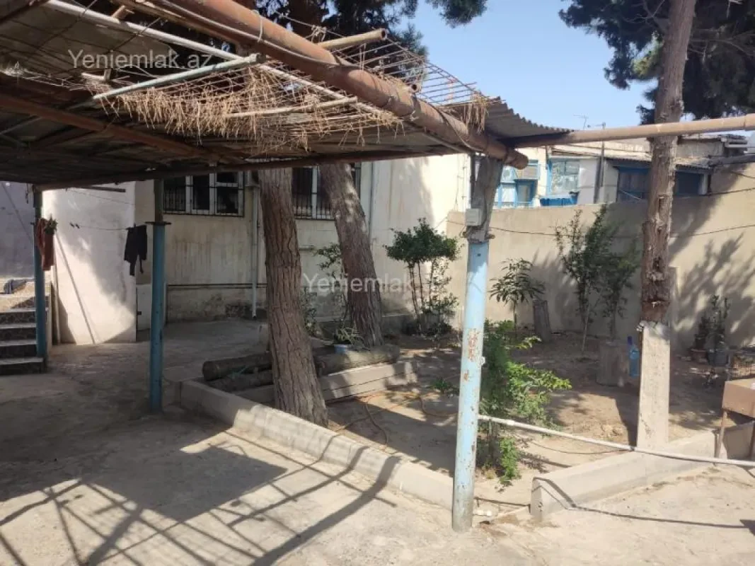 Satılır 5 otaqlı həyət evi 200 m²