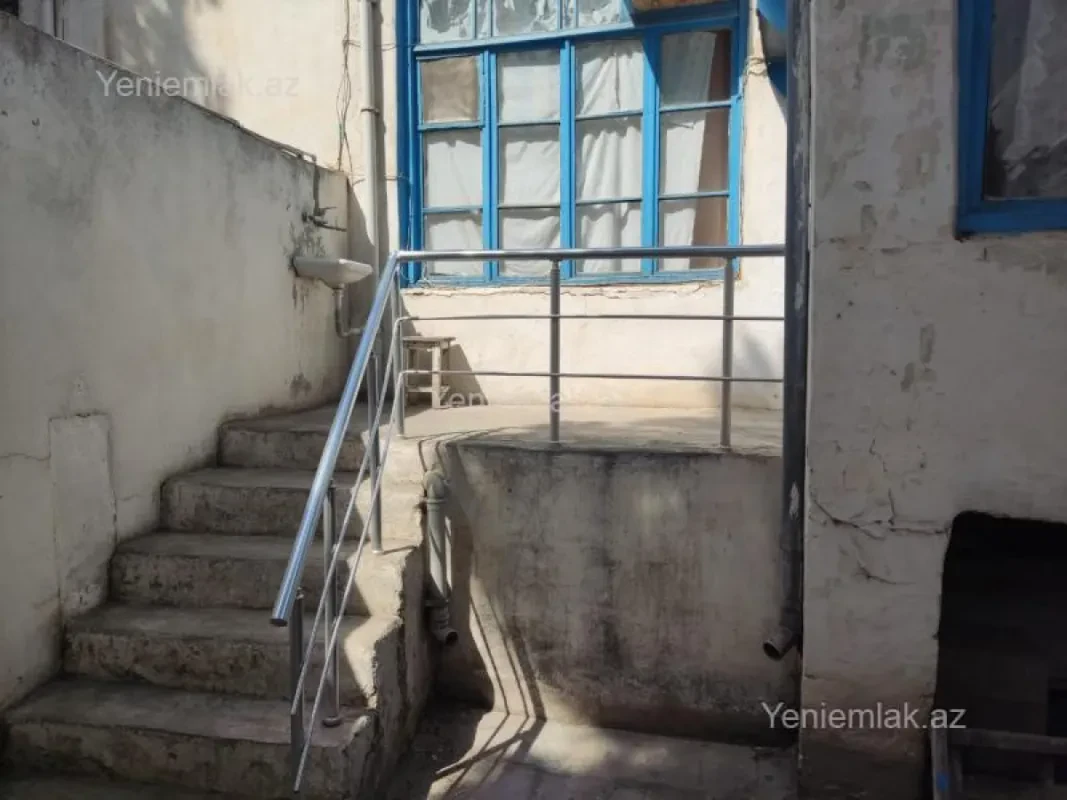 Satılır 5 otaqlı həyət evi 200 m²