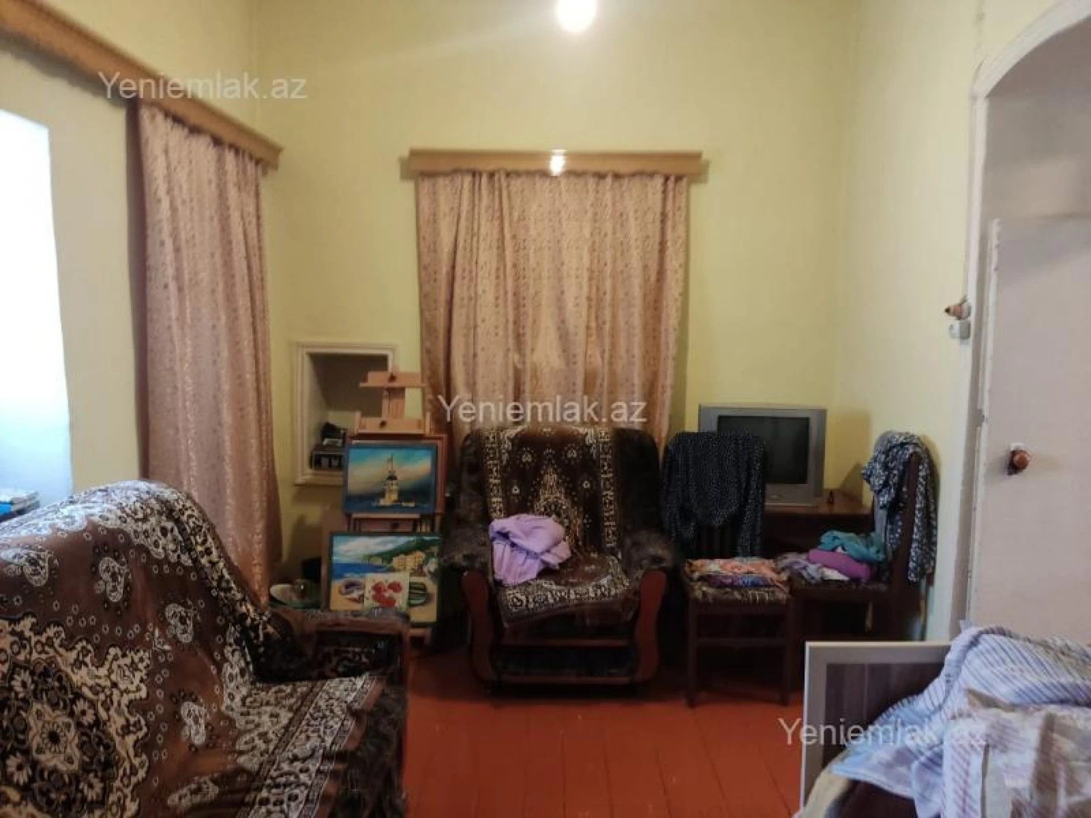 Satılır 5 otaqlı həyət evi 200 m²