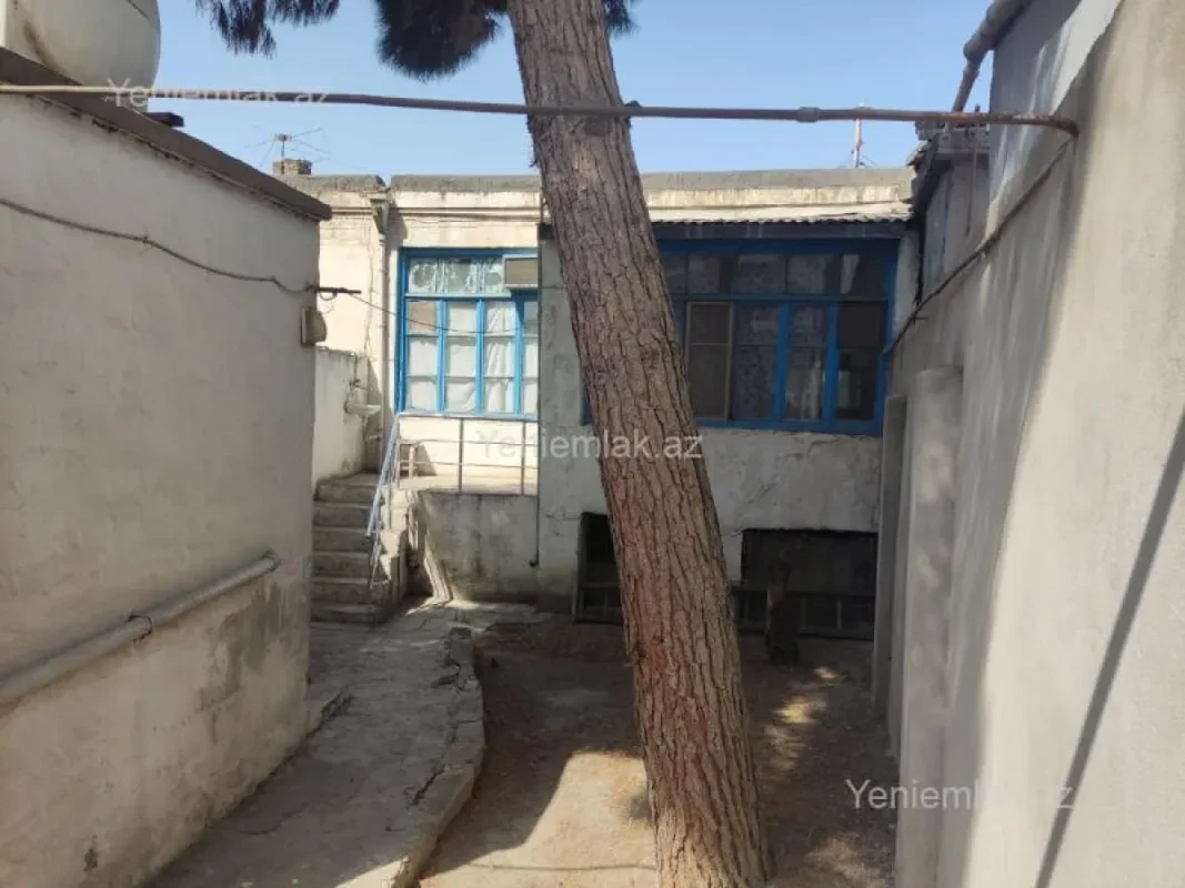 Satılır 5 otaqlı həyət evi 200 m²
