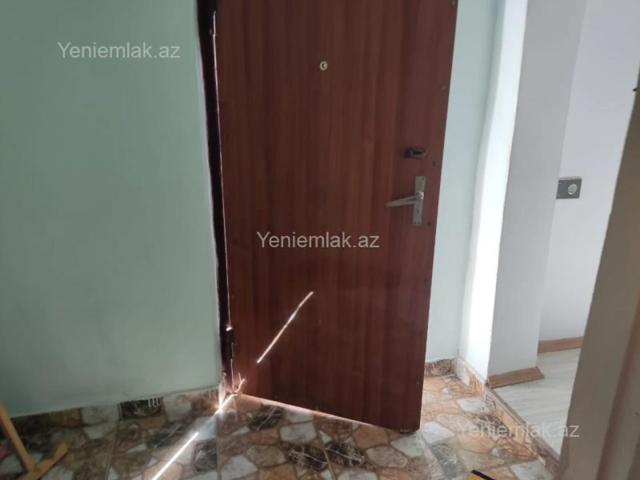 Satılır 5 otaqlı həyət evi 200 m²