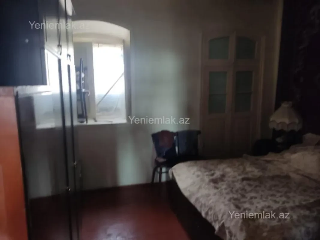 Satılır 5 otaqlı həyət evi 200 m²