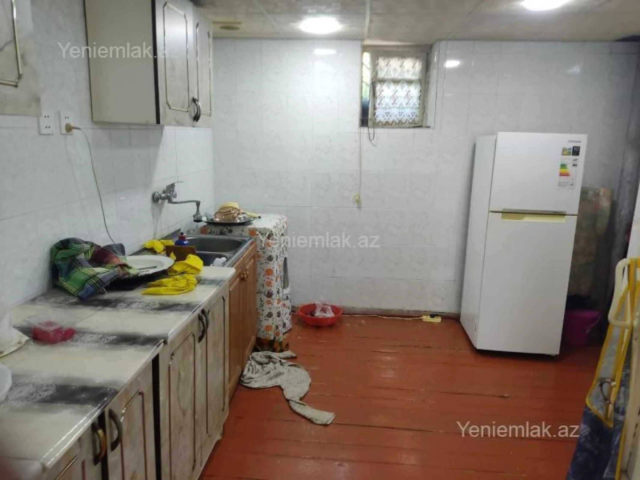 Satılır 5 otaqlı həyət evi 200 m²