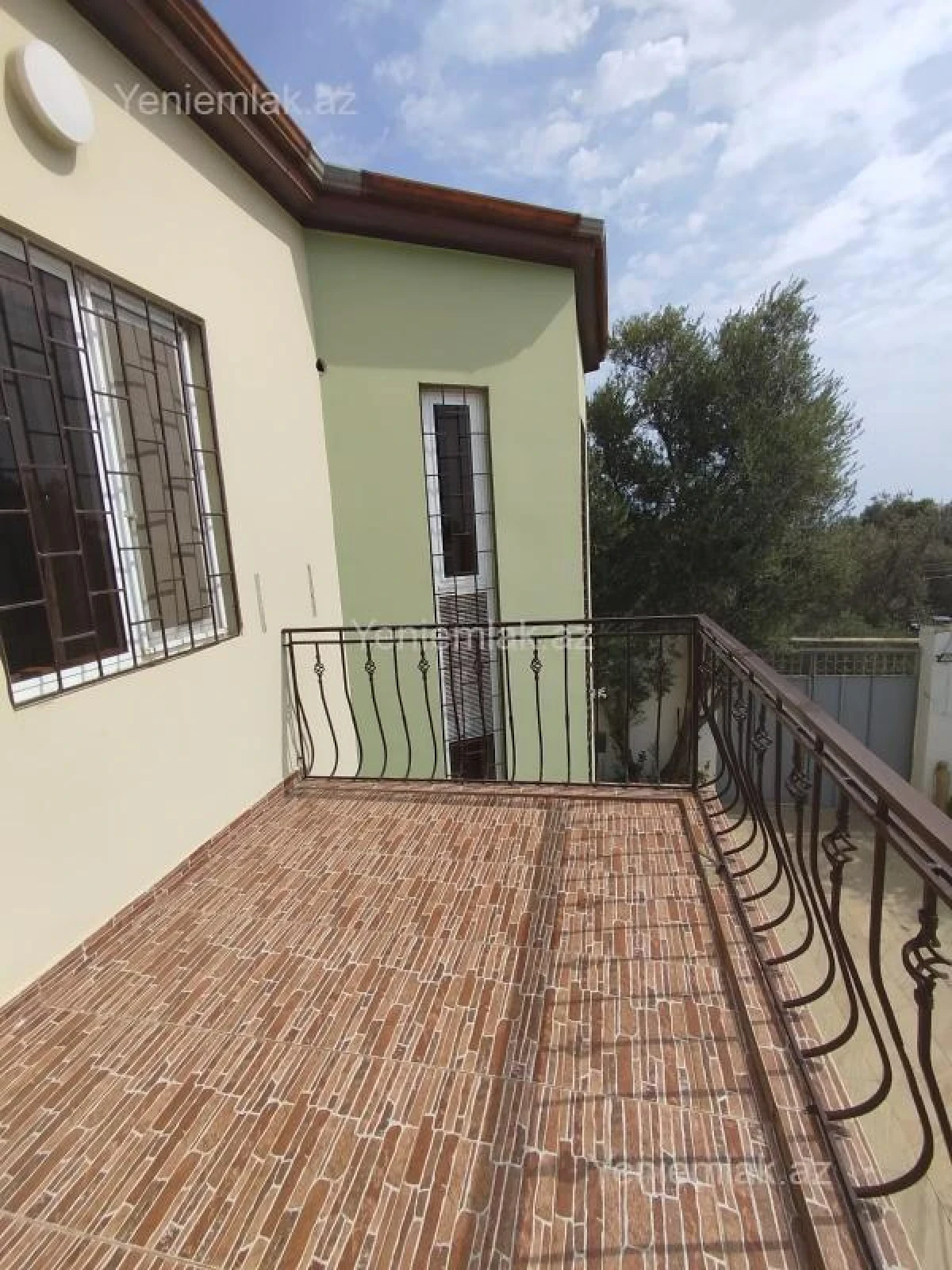 Satılır 5 otaqlı həyət evi 150 m²