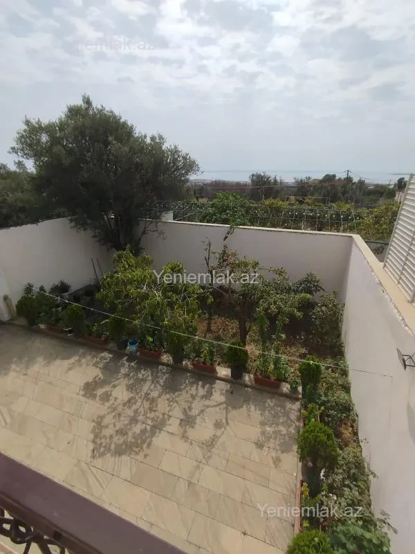 Satılır 5 otaqlı həyət evi 150 m²
