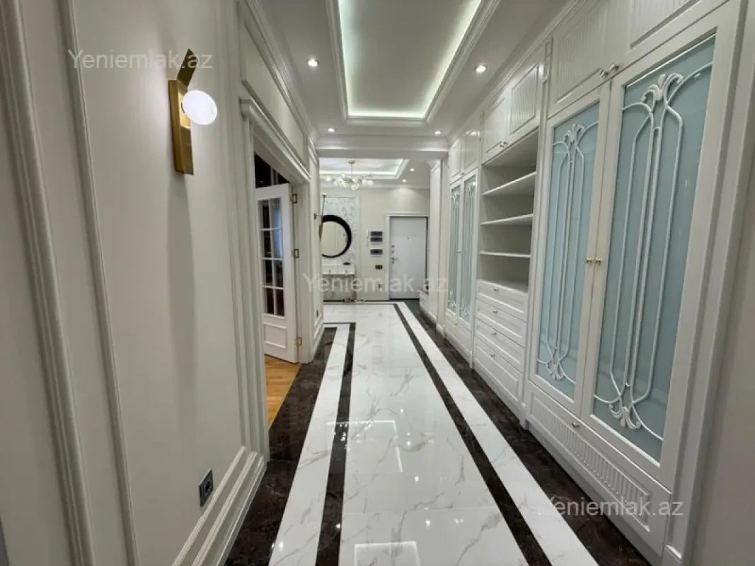 Satılır 3 otaqlı yeni tikili 145 m²