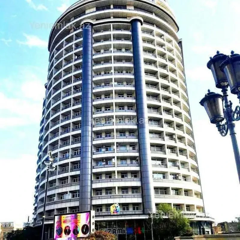 Satılır 4 otaqlı yeni tikili 155 m²