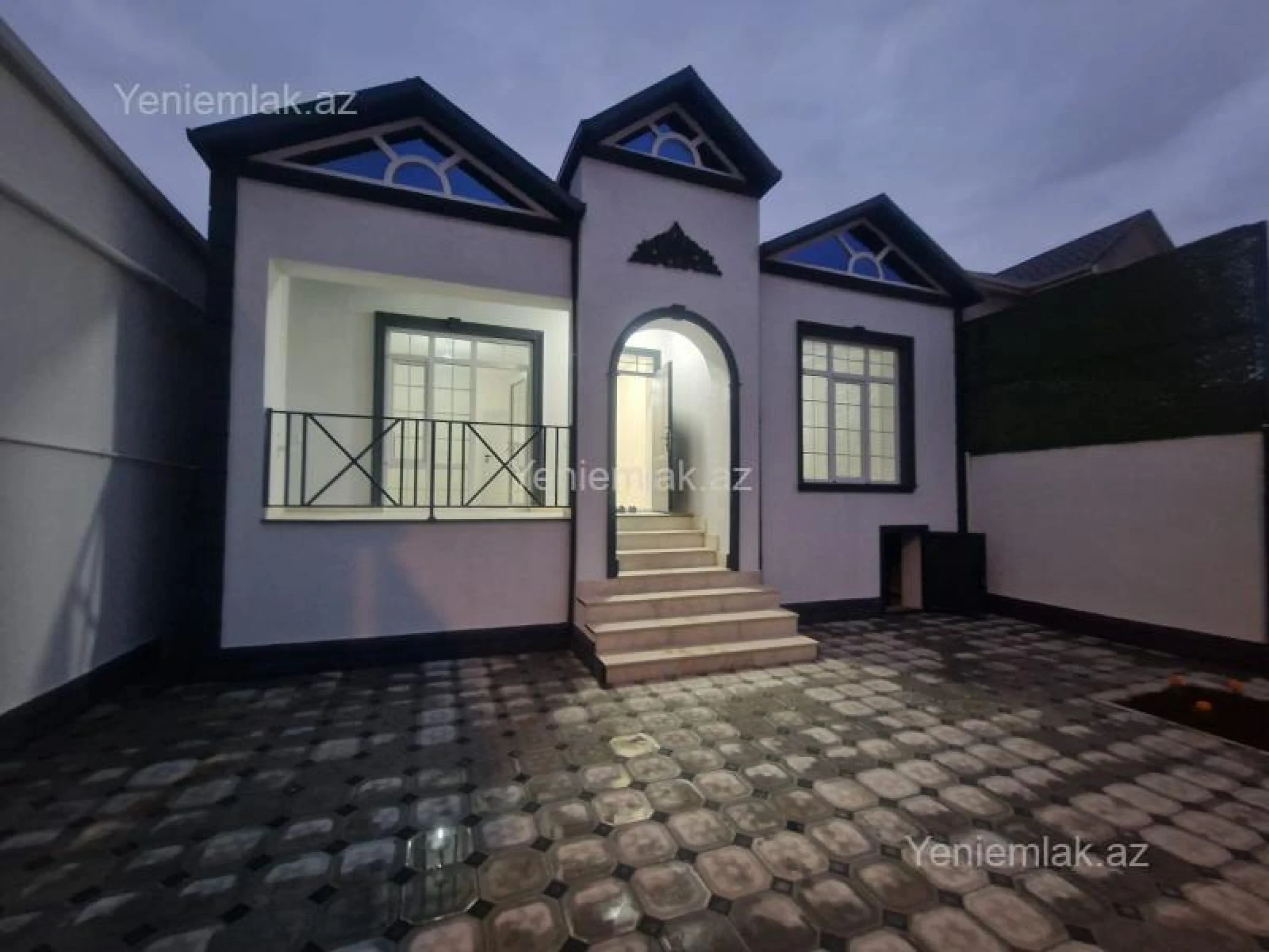 Satılır 4 otaqlı həyət evi 122 m²