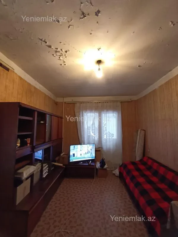 Satılır 1 otaqlı köhnə tikili 40 m²