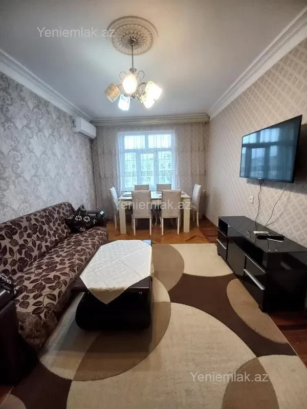 Satılır 2 otaqlı köhnə tikili 65 m²