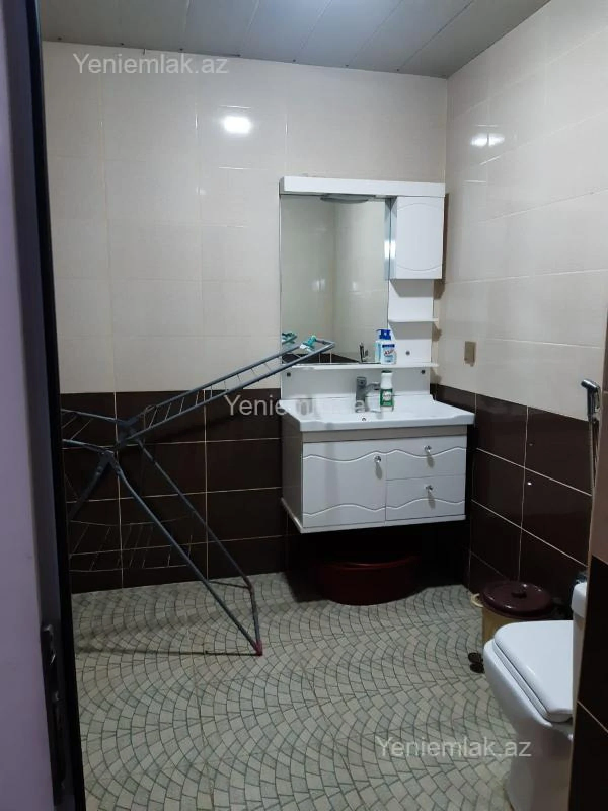 Satılır 9 otaqlı həyət evi 220 m²