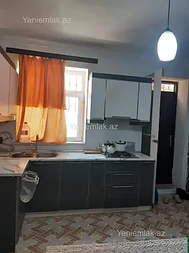 Satılır 9 otaqlı həyət evi 220 m²